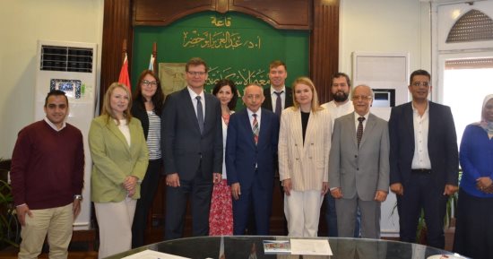 جامعة الإسكندرية تستقبل وفدا من موسكو لدراسة فرص فتح فروع للجامعات الروسية
