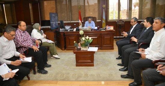 محافظ الغربية يناقش موقف مشروعات المحافظة 2022- 2023.. اعرف التفاصيل