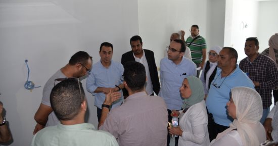 نائب محافظ الإسماعيلية يتابع مشروعات "حياة كريمة" فى القنطرة شرق.. صور