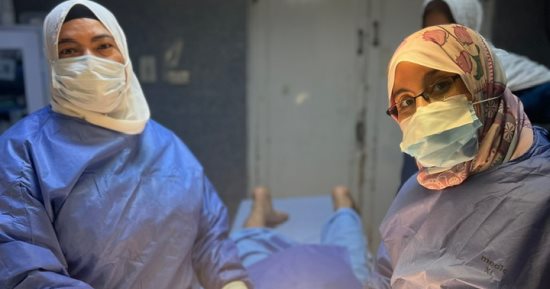 فرق جراحية ببنها الجامعى تنقذ حياة 6 أشخاص بينهم طفل ابتلع قطعة فول سودانى