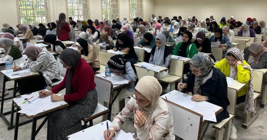 إعلام القاهرة: ضبط 4 حالات غش بامتحانات نهاية العام وتحذير من اصطحاب الموبايل