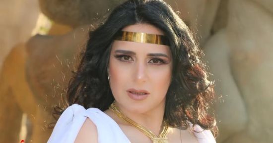 ميرنا وليد بطلة المسرحية الغنائية الاستعراضية "قمر الغجر" للدكتور عمرو دوارة