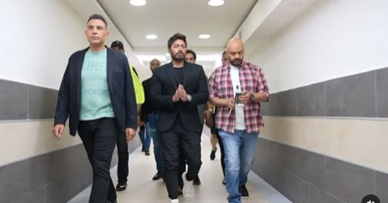 كلام فى التريند.. تامر حسنى: شرفت بافتتاح حفل عقد قران الأمير الحسين.. الأهلى يحقق العلامة الكاملة فى مؤجلات الدورى قبل لقاء الوداد فى نهائى أفريقيا.. وبطل مسلسل Succession يثير الجدل باحتمال وجود موسم خامس