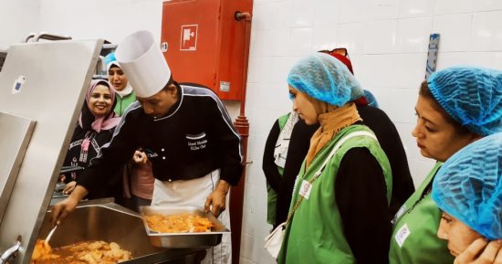 "مطبخ المصرية" مبادرة القومى للمرأة بالبحر الأحمر لتدريب السيدات على إدارة المطابخ