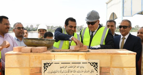 وضع حجر أساس مشروع تطوير كورنيش النيل بمدينة قنا بطول 1400 متر