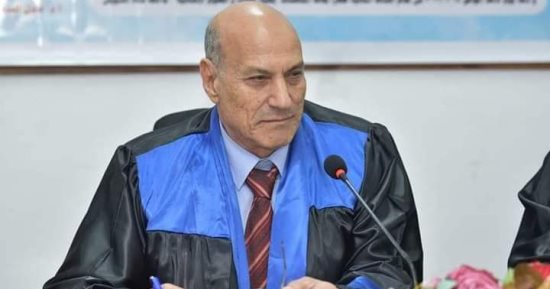 الراحل الدكتور عبدالرحيم الكردى أستاذ النقد والأدب العربى يفوز بجائزة الدولة التقديرية