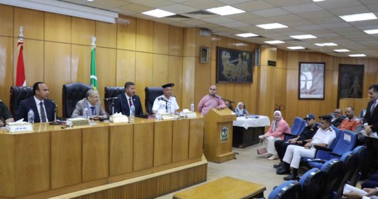 محافظ المنيا يتابع مشروعات "حياة كريمة" ويطمئن على الاستعدادات للثانوية العامة