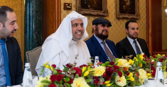 الأمين العام لرابطة العالم الإسلامي يلتقي رئيس وزراء الفاتيكان