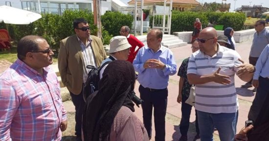 "حى المناخ" البورسعيدى نموذج لمنظومتى النظافة والجمع المنزلى للقمامة.. هيئة التعاون الدولى اليابانى تشيد بجهود المسئولين .. ورئيس الحي: بدأنا بالجهود الذاتية ونعمل 19 ساعة يومياً لخدمة الأهالى.. صور