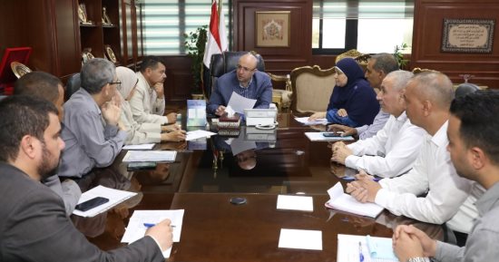 محافظ بنى سويف يعقد اللقاء المفتوح للمواطنين ويكلف بتوصيل المرافق لمعهد دينى