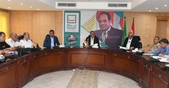 استعدادات مكثفة للأجهزة التنفيذية بالفيوم لامتحانات الثانوية العامة.. المحافظ يقرر إلغاء الأسواق بجميع الطرق المؤدية للجان بمختلف مراكز المحافظة.. ومنع أعمال صيانة الكهرباء بنطاق الكنترولات واللجان.. صور