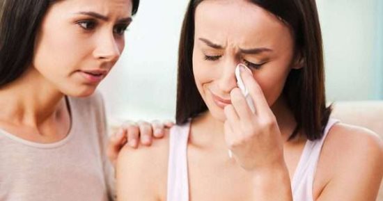 لو فى حياتك شخص "دراما كوين" كثير الشكوى.. اعرف إزاى تتعامل معاه
