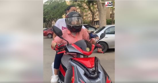 حكاية أول مدربة اسكوتر مجانا للبنات.. عشقي للسواقة جعلني اهوي تدريبها لغيري دون مقابل