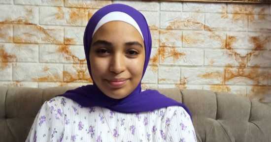 "خديجة" من أوائل الشهادة الإعدادية بالجيزة: تفوقى نسانى كل التعب وقدوتى الدكتور مجدى يعقوب