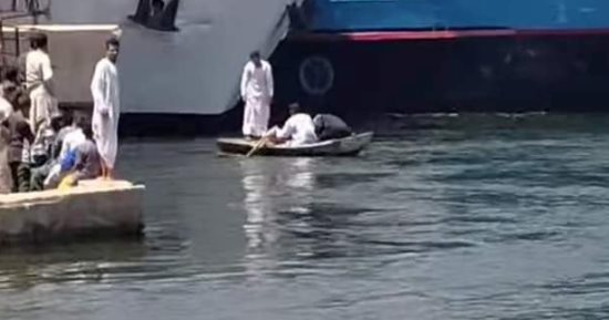 رجال الإنقاذ النهرى يبحثون عن جثمان شاب غرق فى النيل بالأقصر لليوم الثالث.. صور