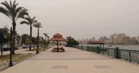 غيوم وسحب كثيفة وتساقط أمطار.. طقس سئ يضرب دمياط