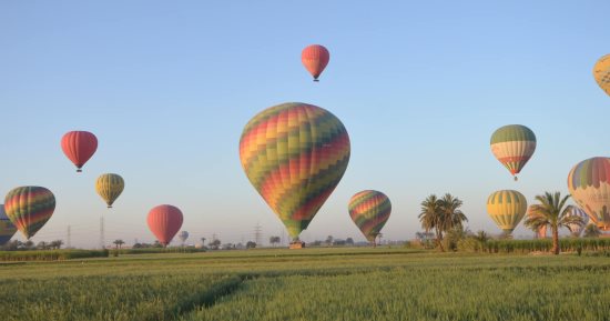 لليوم الثالث.. الأقصر تشهد إلغاء تحليق رحلات البالون الطائر نتيجة تقلبات الطقس
