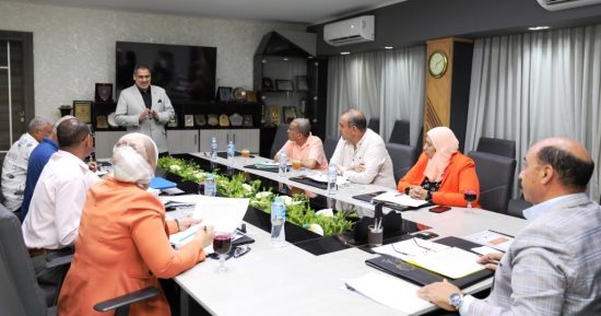 محافظ أسوان يعتمد أسماء المكلفين بتولى مهام 14 إدارة بالديوان العام