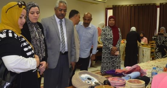 ورشة تدريبية لمنتجى الحرف اليدوية وتوقيع 50 عقدا بمبادرة إيادى مصر