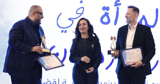 محمد محمود عبد العزيز يشكر المجلس القومى للمرأة على تكريمه عن دوره فى "حضرة العمدة"