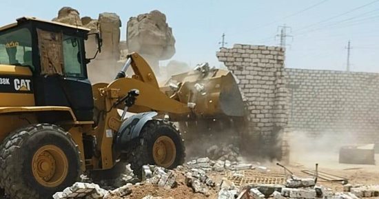إزالة 13 حالة تعدٍ وإيقاف 3 حالات بناء بدون ترخيص فى أسوان
