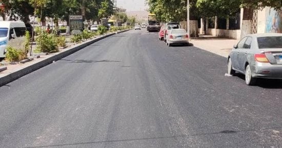 محافظ أسوان: تنفيذ 90 % من الخطة العامة لرصف الطرق بالمحافظة
