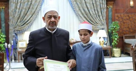 شقيقان كفيفان بالشرقية يفوزان بالمركز الأول والرابع بمسابقة شيخ الأزهر.. صور