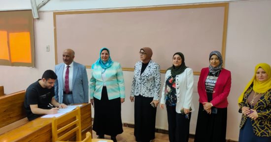 نائب رئيس جامعة الزقازيق يتفقد الامتحانات فى كلية الصيدلة
