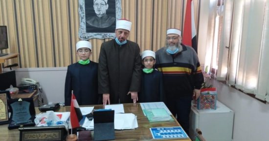رئيس المنطقة الأزهرية بالإسكندرية يُكرم الفائزين فى مسابقة الأزهر الشريف