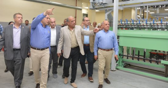أخبار الاقتصاد المصرى.. تشغيل 3 مصانع غزل ونسيج جديدة العام المقبل
