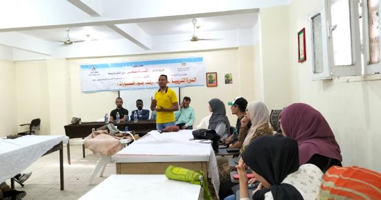 "علمنى حرفة".. مديرية شباب بنى سويف تدرب الشباب وذوى الهمم على صناعة الجلد.. تدريب 300 من الشباب والفتيات بقرى حياة كريمة على حرف الريزن والجلود والأركت والخيامية.. وتستهدف الشباب من سن 18 إلى 40 عاما.. صور