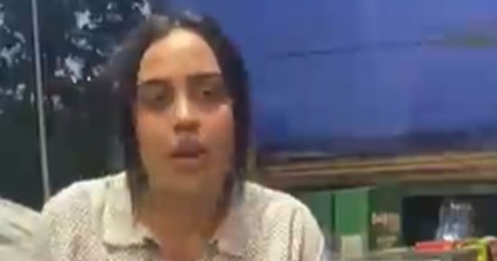 الشغل مش عيب.. عفاف خلصت دراستها فى الجامعة وحولت سيارة لكافيه متنقل (فيديو)