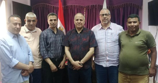 وكيل وزارة التربية والتعليم بكفر الشيخ يكرم العاملين بالكنترولات.. صور
