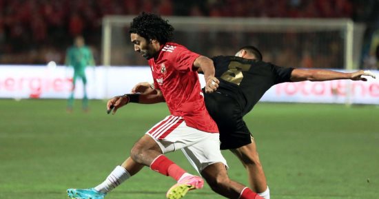 45 دقيقة مُثيرة في ذهاب نهائي أفريقيا.. الأهلي يترجم سيطرته في الشوط الأول أمام الوداد بهدف نظيف.. الحكم الليبي يرفض احتساب ركلة جزاء صحيحة للأحمر.. مصطفى شوبير ينقذ مرماه من فرصة هدف مُحقق