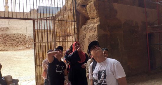 الوعى الأثرى بالأقصر تنظم زيارة لـ50 طالبا بمعبد إسنا للتعرف على تاريخه.. صور