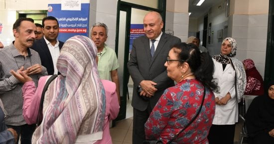 محافظ قنا يتابع فعاليات الحملة التنشيطية لتنظيم الأسرة حقك تنظمى
