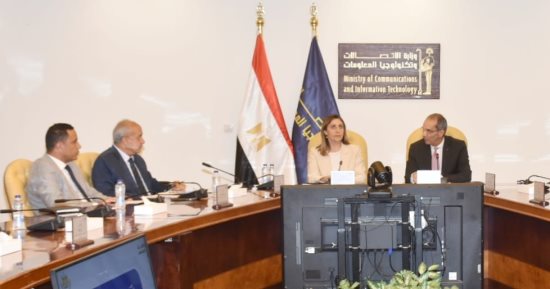 وزيرا الثقافة والاتصالات يبحثان مستجدات مشروع إنشاء "منصة تراث مصر الرقمية"