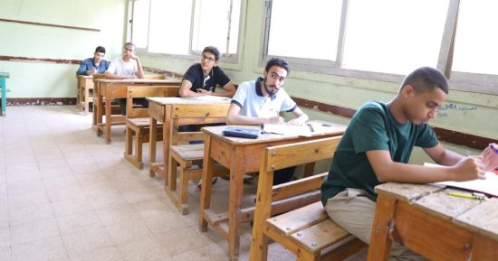 طلاب القسم الأدبى بالثانوية الأزهرية يؤدون اليوم امتحان البلاغة