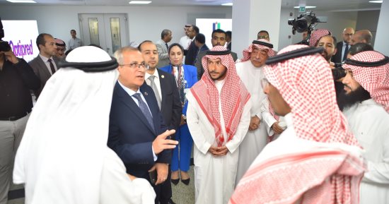 رئيس هيئة الدواء يصطحب وزير الصناعة السعودى فى زيارة لمدينة الدواء المصرية
