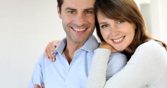 أفعالها تعنى الكثير.. أبرز  علامات الحب عند المرأة