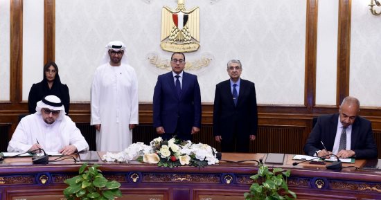 رئيس الوزراء يشهد توقيع اتفاقية البدء فى إنشاء مشروع لطاقة الرياح