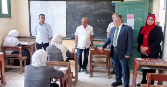وكيل صحة الدقهلية يتفقد لجان امتحانات مدارس التمريض الفنية للصف الثالث الثانوى