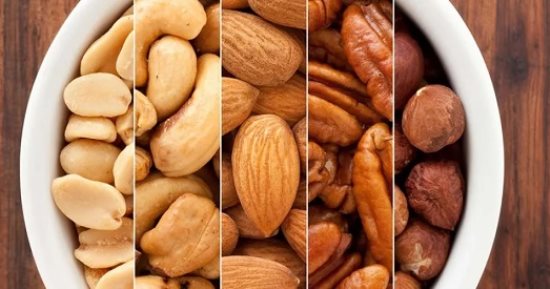أطعمة تساعد طلاب الثانوية العامة على التركيز والنشاط..أبرزها التوت والبيض