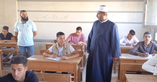 رئيس منطقة الإسماعيلية الأزهرية يواصل جولاته لتفقد لجان امتحانات الثانوية 