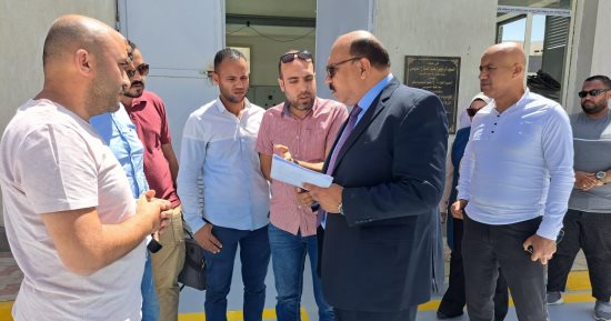 رئيس مياه القناة يتفقد عدد من مواقع العمل بقطاع السويس