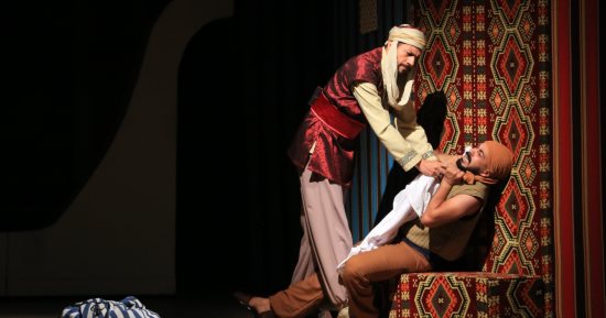 انطلاق أولى ليالى العرض المسرحي "باب عشق" على مسرح الطليعة