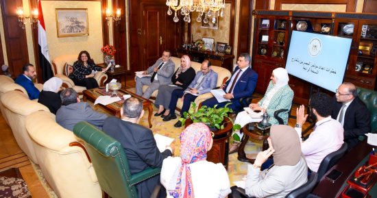 وزيرة الهجرة تترأس اجتماعا تنظيميًا عن المؤتمر الرابع للمصريين بالخارج