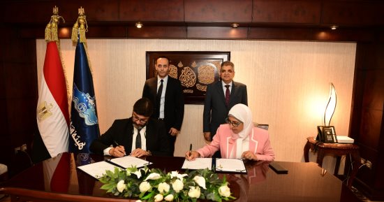 الفريق أسامة ربيع يشهد توقيع مذكرة تفاهم لإنشاء مصنع للبتروكيماويات بالعين السخنة