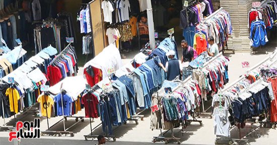 هنا وكالة البلح.. الجديد والقديم فى عالم صيحات الموضة