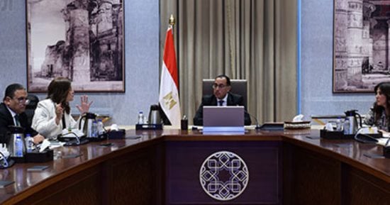 رئيس الوزراء يستعرض الموقف التنفيذي للبرنامج الوطني للإصلاحات الهيكلية